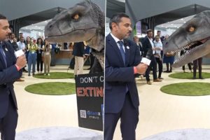 Frankie The Dino, Famed UN Climate Activist, Warns World Leaders About Extinction Threat at COP 27 Summit (Watch Video)