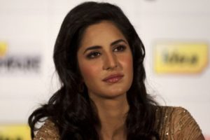 Katrina Kaif Angrily Scolds Paps for Following Her, Says 'Agar Aap Aise Karenge Na...' (Watch Video)