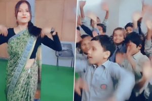 School Teacher Makes Dance Reel With Students on Bhojpuri Song 'Patli Kamariya' in Classroom; Viral Video Has Mixed Reactions