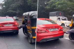 Viral Video: Mercedes Gets Stuck on Road, Auto-Rickshaw Driver Pushes It With His Leg