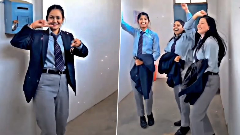 School Students Dance To Hit Bhojpuri Song ‘Patli Kamariya’ in Uniform; Viral Video Gets Over 14 Million Views