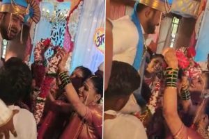 Maharashtra: Twin Sisters From Mumbai Marry Same Man in Solapur, Video of Wedding Ceremony Goes Viral