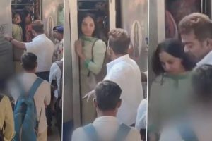 Mumbai: Woman Insists on Traveling in AC Local, Gets Shifted to Loco-Pilot Compartment of Packed Train (Watch Video)