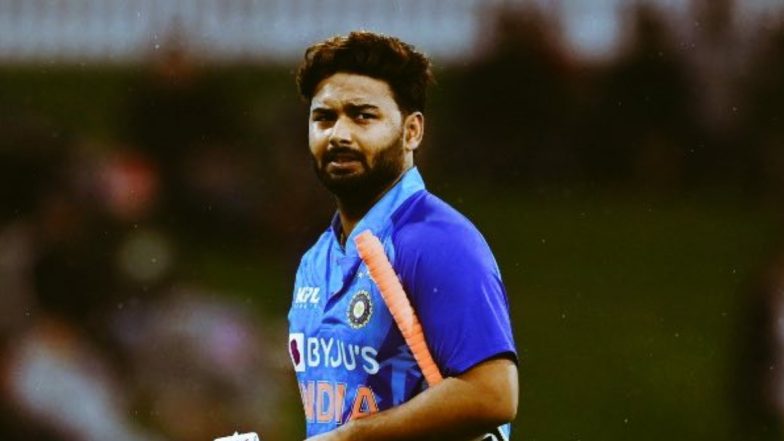 Viral Video Shows Rishabh Pant’s Face Covered with Blood Moments After Accident, Indian Cricketer Seen Standing Nearby As his Car Caught Fire