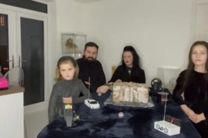 Real-Life Addams Family? They Claim To Live in a Haunted House, Have a Ghost-Hunting Business and Creepy Dolls; Watch Video