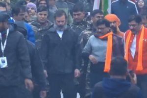 Did Rahul Gandhi Finally Wear Jacket in Extreme Cold During Bharat Jodo Yatra in Jammu and Kashmir's Kathua? No, It's Windcheater