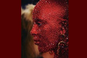 American Singer Doja Cat Made Heads Turn With Her All-Red Sparkling Look at Paris Fashion Week; Covered Herself With 30,000 Swarovski Crystals (View Pic and Video)
