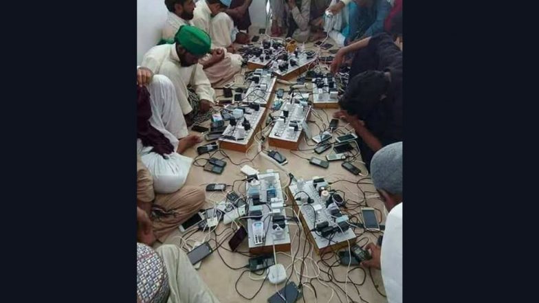 Pakistan Power Outage Funny Memes, #PowerOutage and #ElectricityShutDown Tweets Go Viral As Electricity Crisis in Lahore and Other Cities Get Worse