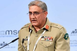 Pakistan: General Qamar Javed Bajwa, Ex-ISI Chief Faiz Hameed Would Have Sex With Actresses, Had Used Them to Honeytrap Politicians, Claims Former Officer Adil Raja (Watch Video)