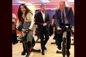 Kate Middleton Beats Prince William in Spin Race Despite Wearing Heels and Skirt at Welsh Leisure Centre (Watch Video)