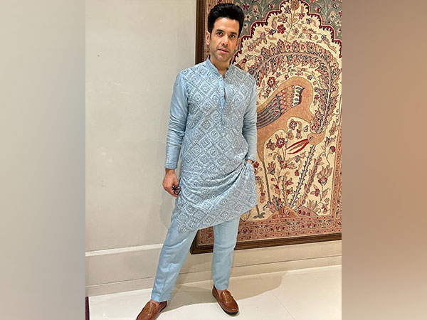 Tusshar Kapoor drops pictures from Ramesh Taurani’s Diwali bash, pics inside