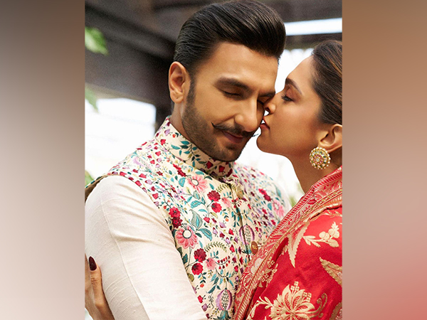 Deepika Padukone-Ranveer Singh extend Diwali greetings with adorable pictures, Check out