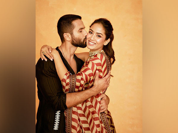 Couple Goals! Shahid kisses his “Jaan” Mira in latest Diwali pictures