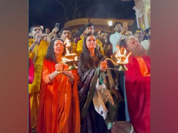 Dia Mirza performs Ganga Aarti with family in Rishikesh